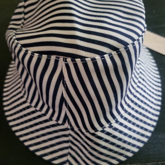 Poppy and Peonies NEW reversible bucket hat - Picture 2 of 6